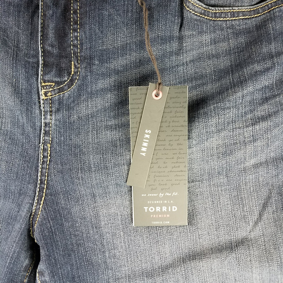Torrid Jeans Skinny Dark Wash Sz 18 NWT - Picture 7 of 7